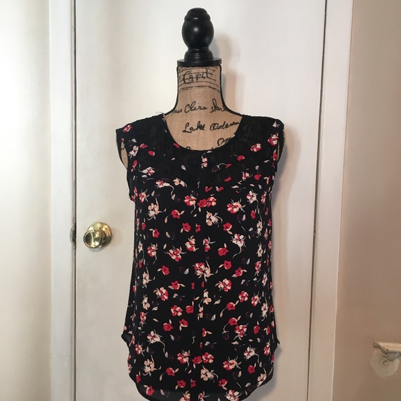 Candie's Tops - Closet Sale💕 Candie's Black Multi Top